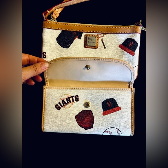Dooney & Bourke MLB Giants Large Slim Wristlet & Continental Clutch Wallet - Picture 2 of 10